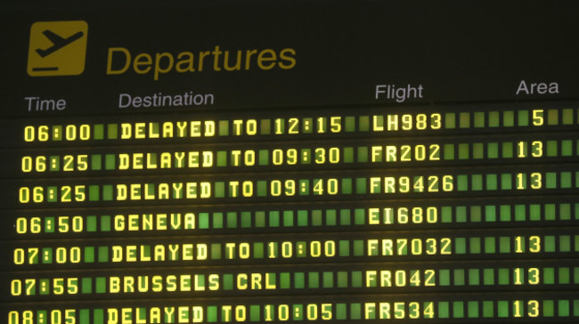 27/12/2013. Weather causes travel delays