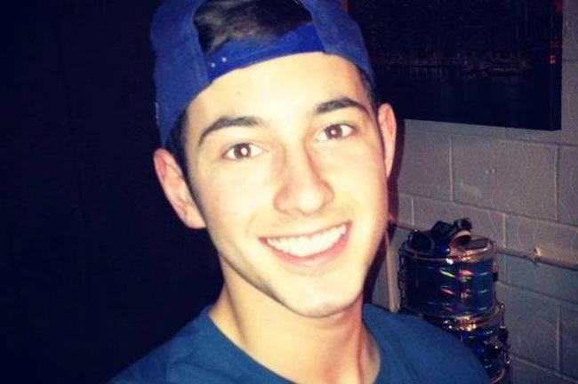 1530303_750788368289482_500126256_n