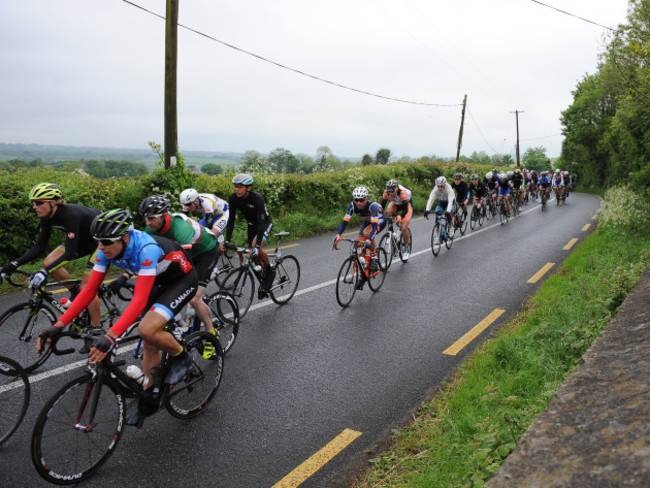 General view of the lead riders as they pass over the Hill of Allen