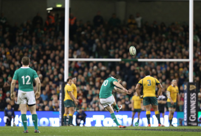 Jonathan Sexton kicks a penalty