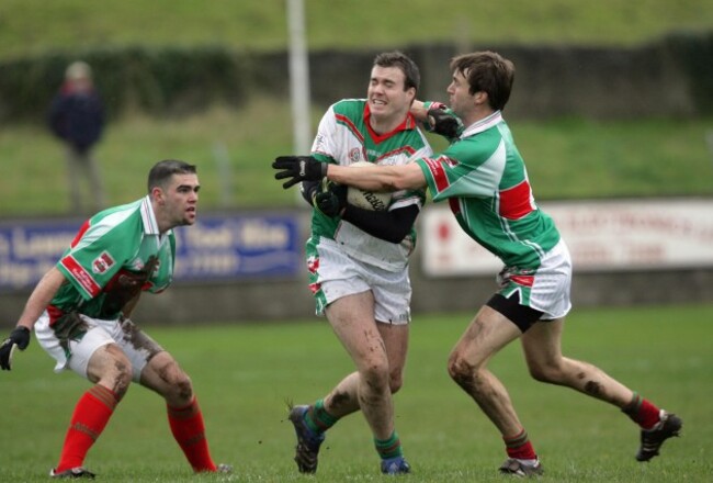 Senan Kilbride is tackled by Ronan McGarrity 25/11/2007