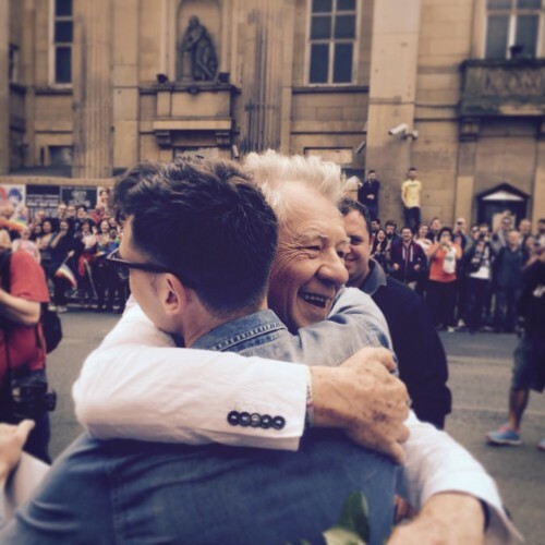 @ianmckellen Glad you liked my sign! Thanks for the big hug! #ianmckellen #manchesterpride