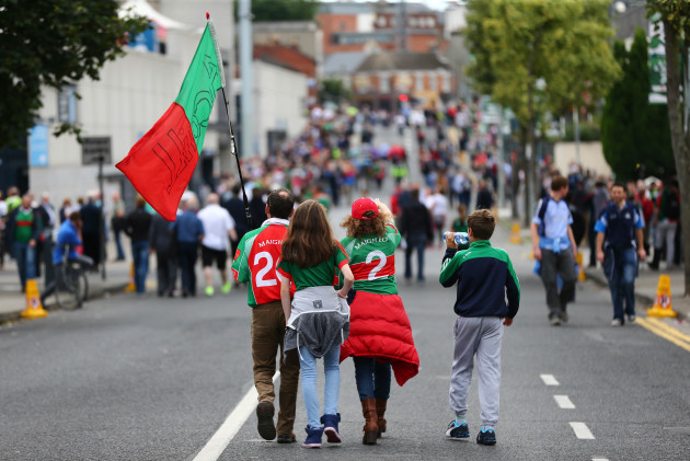 Mayo supporters make there way to Croke Park