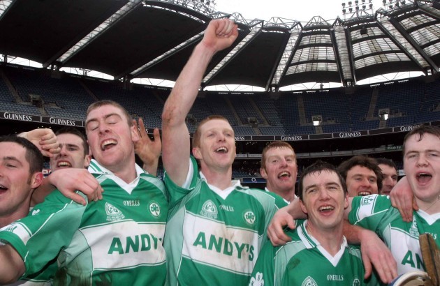 Henry Shefflin and his teamates celebrate victory
