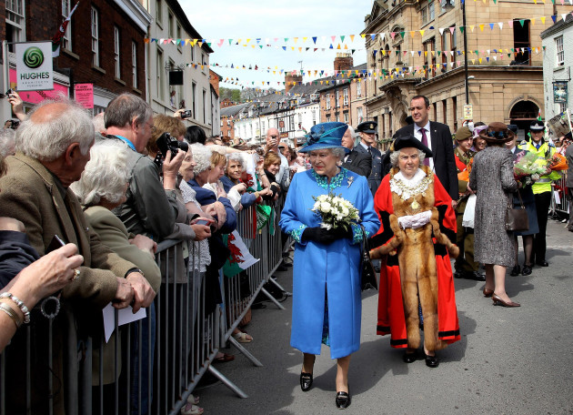 Queen visits Wales