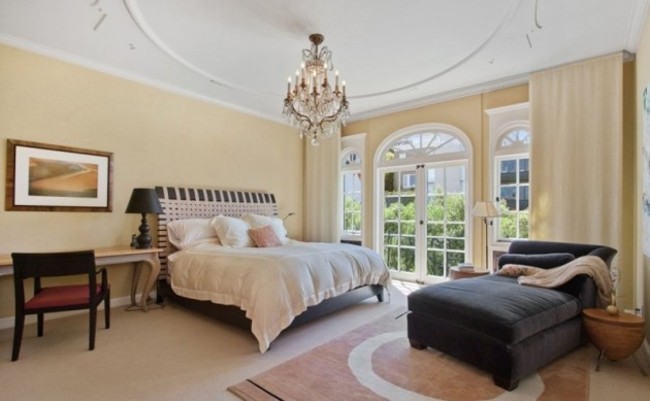 this-one-looks-out-on-the-propertys-gardens