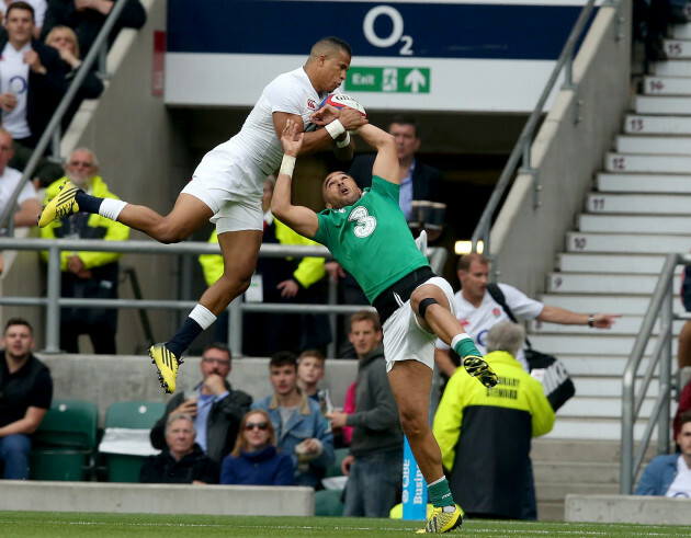 Anthony Watson out jumps Simon Zebo to score a try