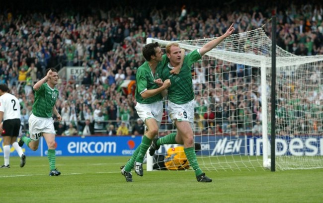 Gary Doherty is congratulated by Gary Breen 11/6/2003