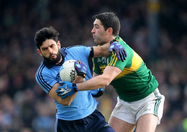 Bryan Sheehan tackles Cian O'Sullivan