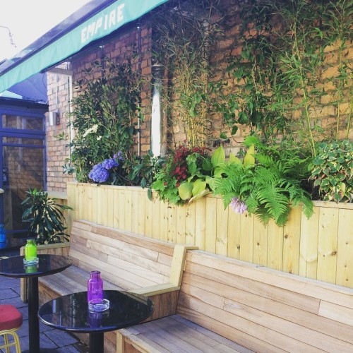 Beautiful afternoon to enjoy a bite to eat and a drink in our beautiful garden area. #empireswords #lovindublin #bar #pub #food #swords