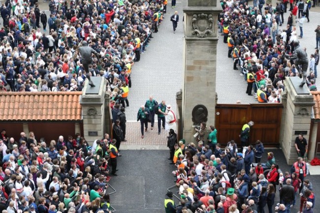 Mick Kearney, Ger Carmody and Joe Schmidt arrive