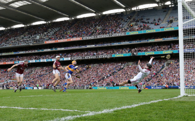 Seamus Callanan scores a goal