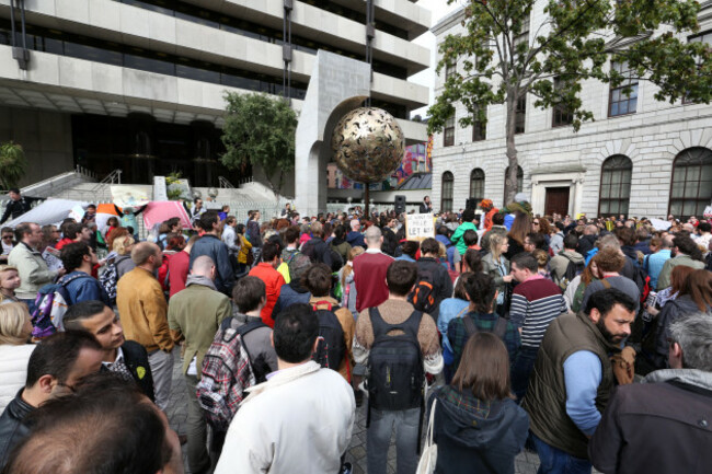 12/09/2015. Refugees Welcome.Pictured hundreds of