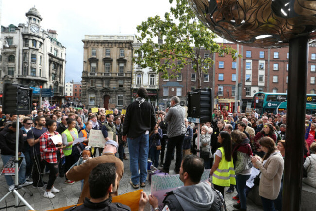 12/09/2015. Refugees Welcome.Pictured hundreds of