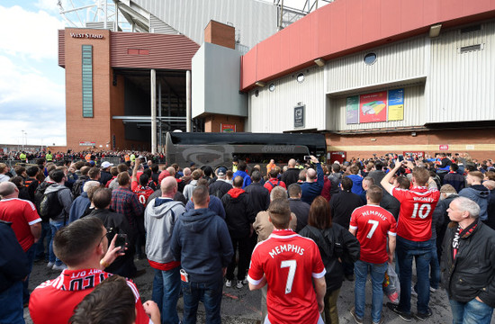 Soccer - Barclays Premier League - Manchester United v Liverpool - Old Trafford