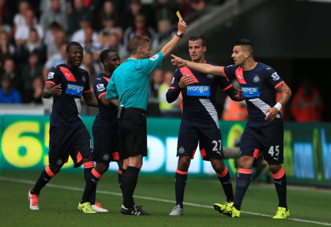 Soccer - Barclays Premier League - Swansea City v Newcastle United - Liberty Stadium