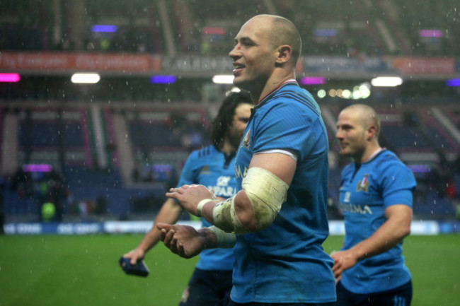 Sergio Parisse celebrates winning