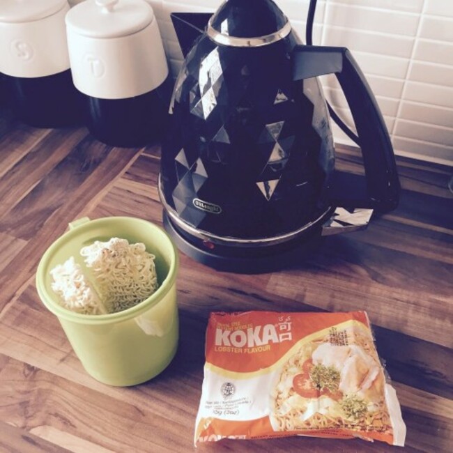 So bad but soooo good!! 8 syns I believe. #sorrynotsorry #sw #swuk #swpregnancy #diet #koka #kokanoodles #weightwatchers #slimmingworld #swsnack #octoberbaby