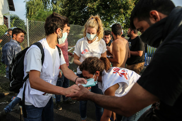 Clashes between refugees and the hungarian police - Serbia Hunga