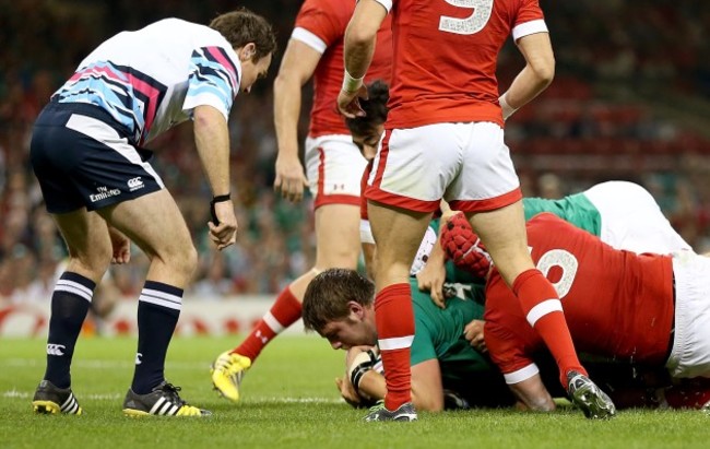 Iain Henderson scores their second try