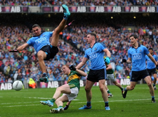 Colm Cooper with James McCarthy and Philly McMahon