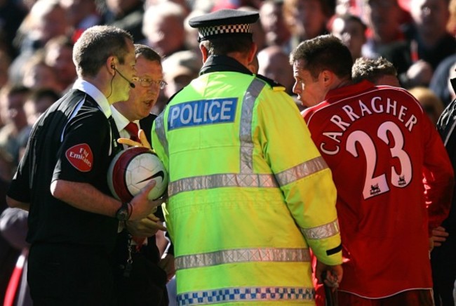 Soccer - FA Barclays Premiership - Liverpool v Manchester United - Anfield