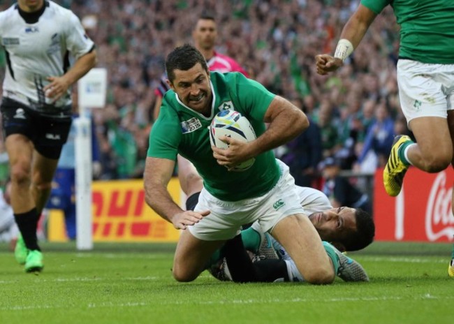 Rob Kearney scores their fifth try