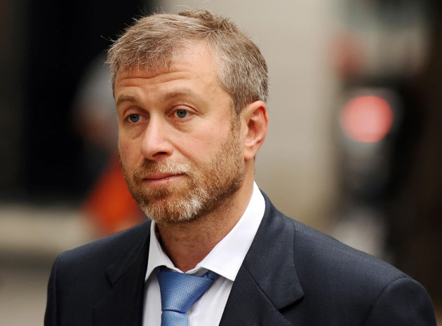 Abramovich sued over oil shares