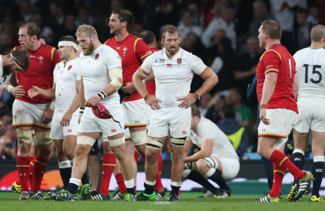 England&Otilde;s Chris Robshaw at the end of the match