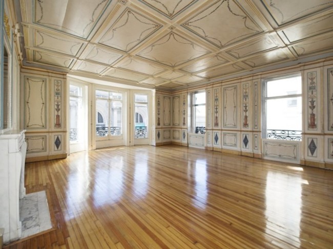 the-wood-paneling-in-this-room-was-hand-carved-according-to-the-listing