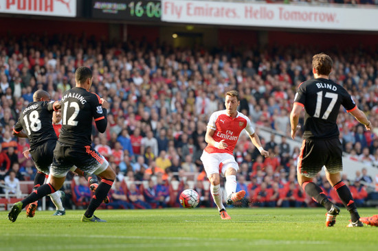 Soccer - Barclays Premier League - Arsenal v Manchester United - Emirates Stadium