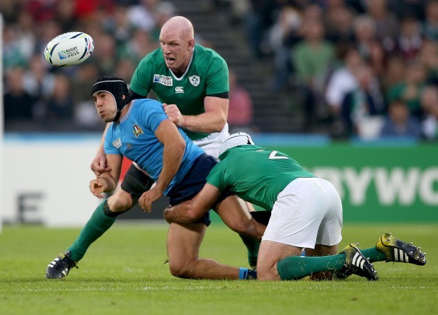 Paul O'Connell and Rory Best tackle Edoardo Gori