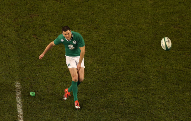 Ireland&Otilde;s Jonathan Sexton kicks a penalty