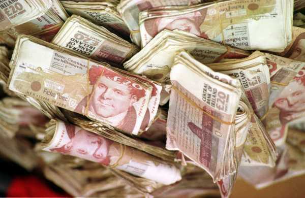 We Ve Found 73 Million Old 20 Notes Behind The Couch Since The