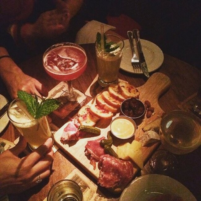 #cocktails with the girlfriends and a whole lotta meat. @deadrabbitnyc #charcuterie#cheeseboard. @asongngam @kaylamata_ you are the best. Xox