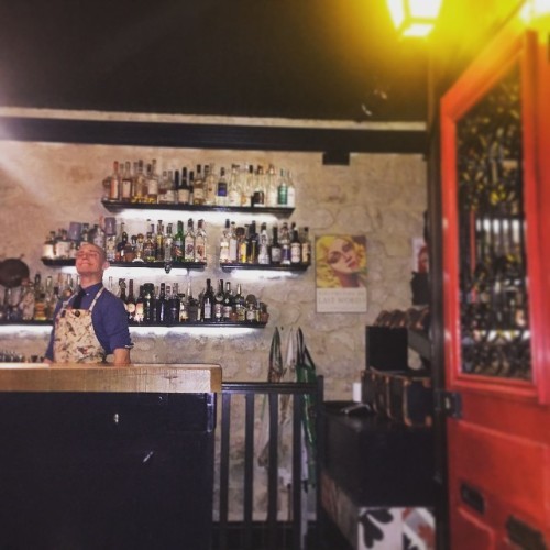 Love this #bar - love this #mixologist #paris #littlereddoor #speakeasy #marais #3eme