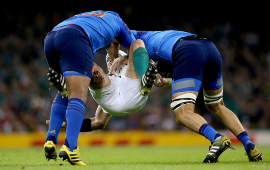 Mathieu Bastareaud and Yoann Maestri tackle Rory Best