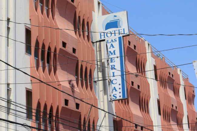 Mid-EXT-HOtel-Las-Americas2