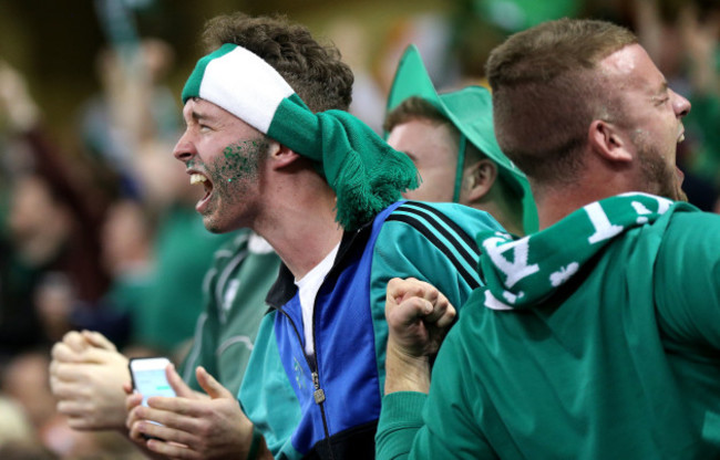 Ireland fans celebrate as IrelandÕs Conor Murray scores his sides second try