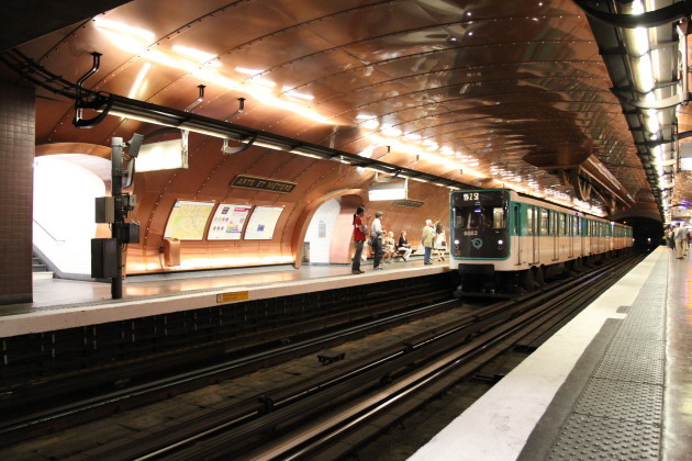 M11_-_Station_Arts_&_Metiers