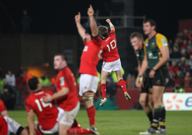 Ronan O'Gara celebrates after kicking the winning drop goal