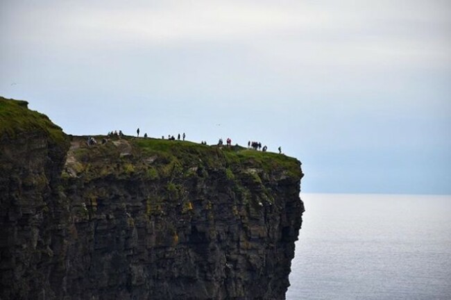 THE BEGINNING . Al final de la terra és on et trobaràs a tu mateix. . En los confínes de la tierra és donde te encontrarás a ti mismo. . At the ends of the earth is where you find yourself. . #tourismireland #loves_ireland #insta_ireland #inspireland_ #instaireland #ireland_gram #loveireland #icu_ireland #ig_ireland #wonderireland #natureinside #worldplaces #photofanatics_hdr #igrecommend #instagrames #ok_europe #ok_hdr #coolworld_hdr #vivir_to2 #fotofanatics_hdr