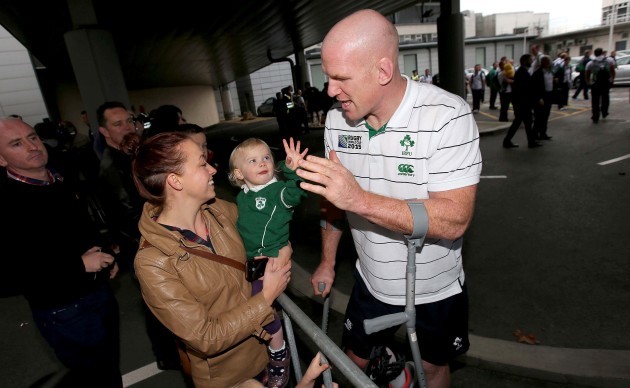 Paul O'Connell with a young Irish fan