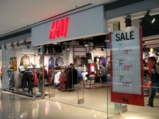 H&M_Festival_Walk_Store