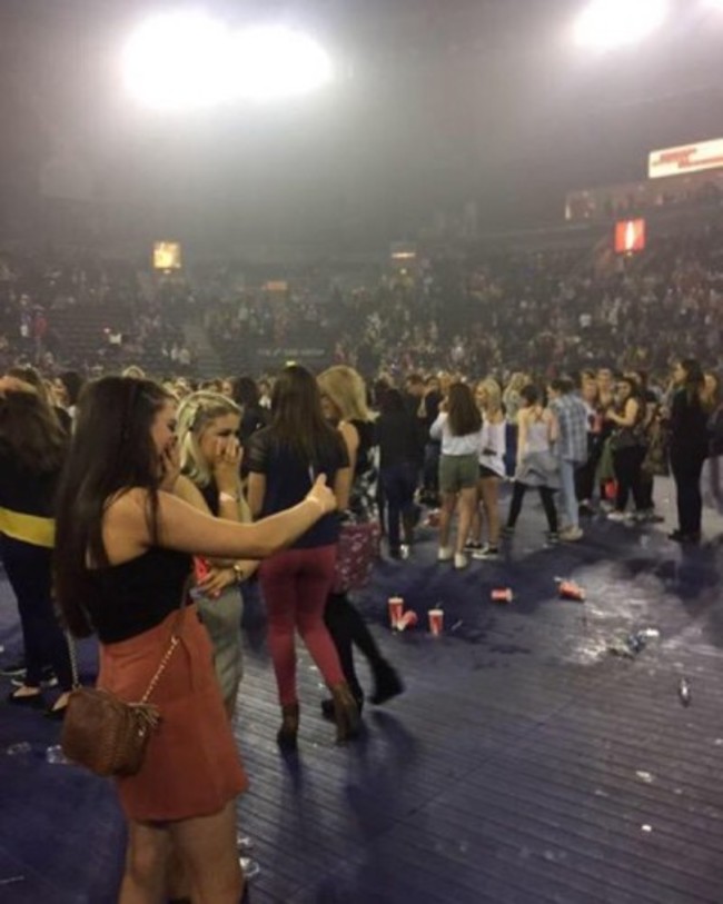 This is what the arena looks like after the news that the show was cancelled. #larry #harrystyles #liampayne #louistomlinson #niallhoran #likeforlike #follow4follow #otratour #otra #larryisreal #larry #larrystylinson #onedirection #1D #madeintheam #perfect #getwellsoonliam