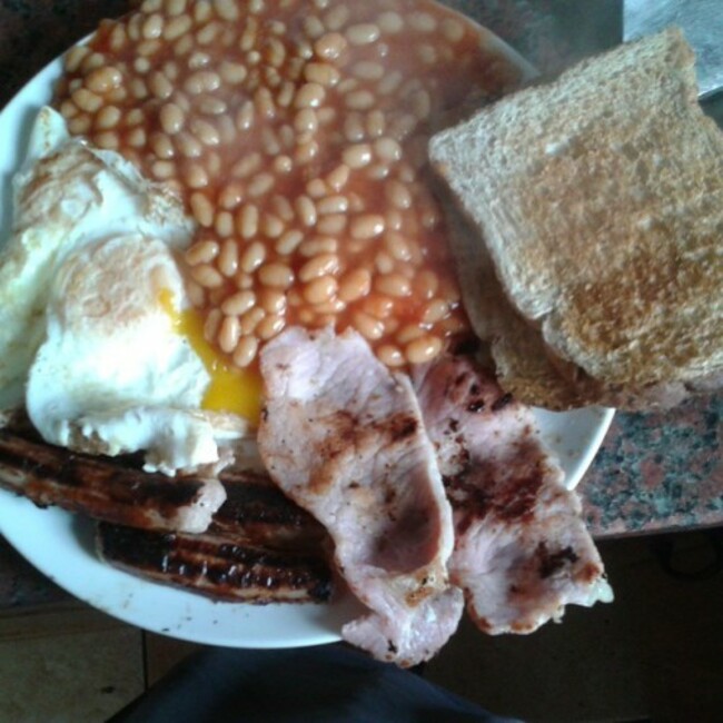 4 syns for sausages and hexb toast. #slimmingworld #bestdietever #fullenglishbreakfast #fullirishbreakfast