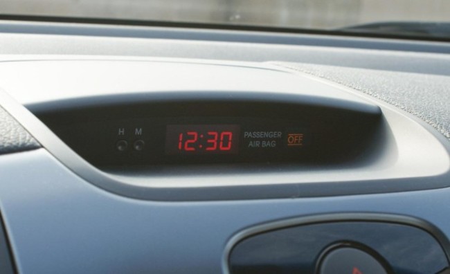 2010-kia-forte-ex-sedan-dashboard-mounted-clock-photo-339668-s-1280x782