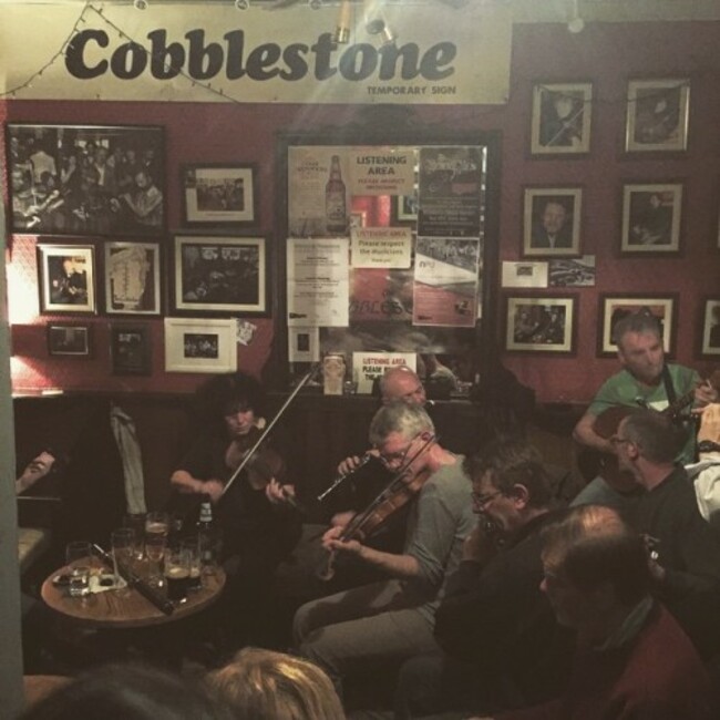 Cobblestone Bar from our last night in Dublin. Hunting for storytellers, musicians and Irish fairies with @ladyjacquelined