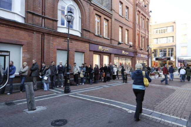 Queue at ATM