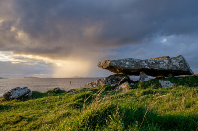 Knockbrack_Megalithic_Tomb,_Galway,_Ireland